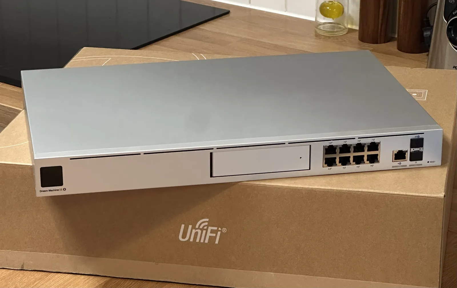 UniFi Dream Machine SE